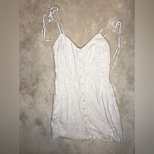 Abercrombie & Fitch linen mini dress. In size XS.